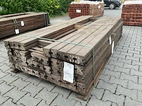 Hardhout schuttingpaal (2400x90x90mm) (44x) - afbeelding 1 van  3