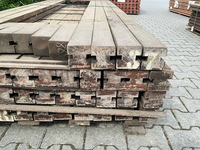 Hardhout schuttingpaal (3000x90x90mm) (43x) - afbeelding 4 van  4
