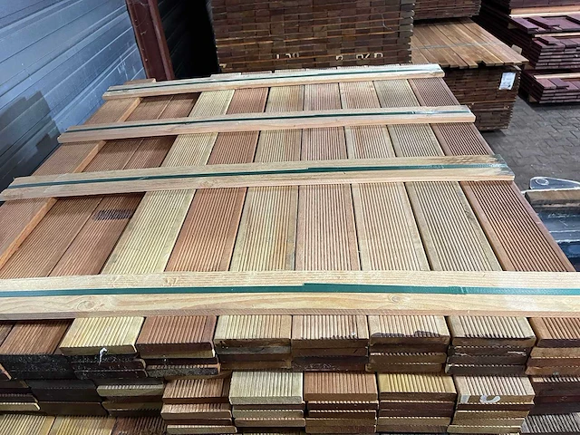 Hardhout tegelhout 550-1050x97x17mm (607x) - afbeelding 1 van  3
