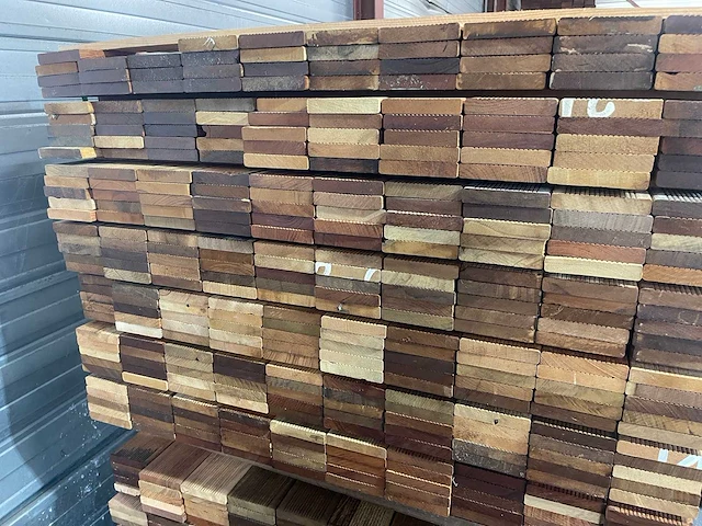 Hardhout tegelhout 550-1050x97x17mm (607x) - afbeelding 3 van  3