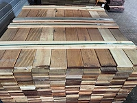Hardhout tegelhout 550-1050x97x17mm (800x) - afbeelding 1 van  3