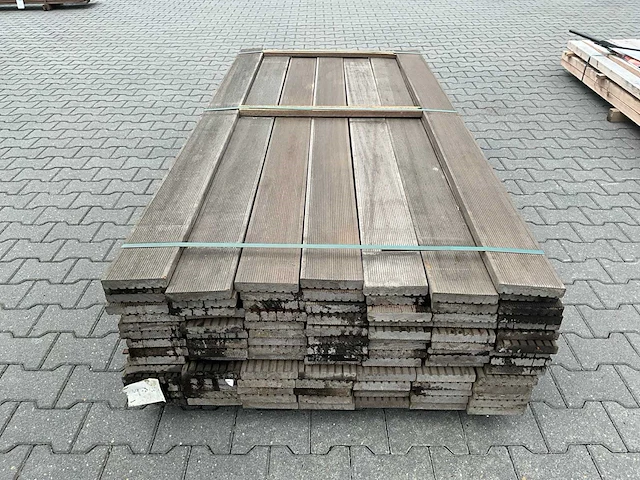 Hardhout vlonderplank (2150x145x28mm) (100x) - afbeelding 1 van  3