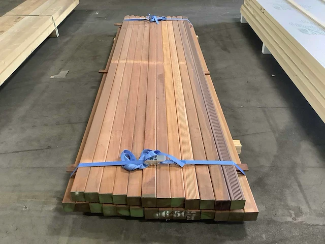 Hardhouten 300cm tuinpaal 65x65mm (26x) - afbeelding 1 van  3
