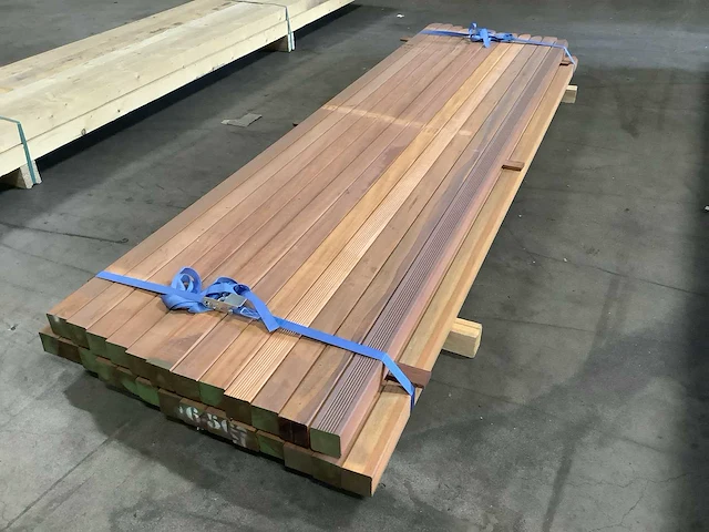 Hardhouten 300cm tuinpaal 65x65mm (26x) - afbeelding 2 van  3