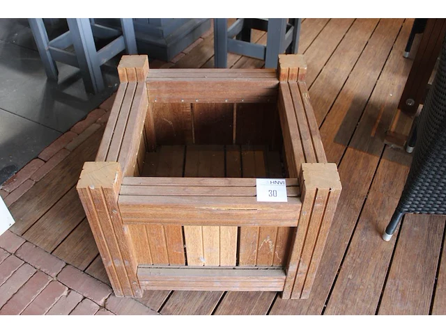 Hardhouten bloembak. afmeting 60 x 60 x 50 cm. - afbeelding 1 van  1