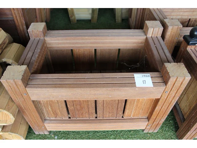 Hardhouten bloembak. afmeting 75 x 45 x 50 cm. - afbeelding 1 van  2