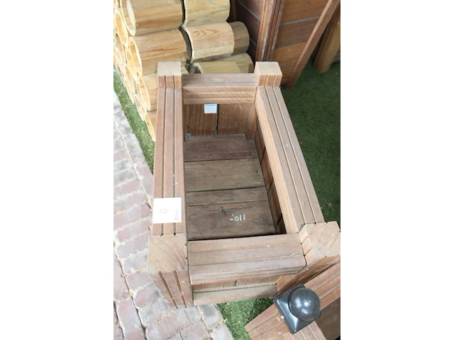 Hardhouten bloembak. afmeting 75 x 45 x 50 cm. - afbeelding 2 van  2
