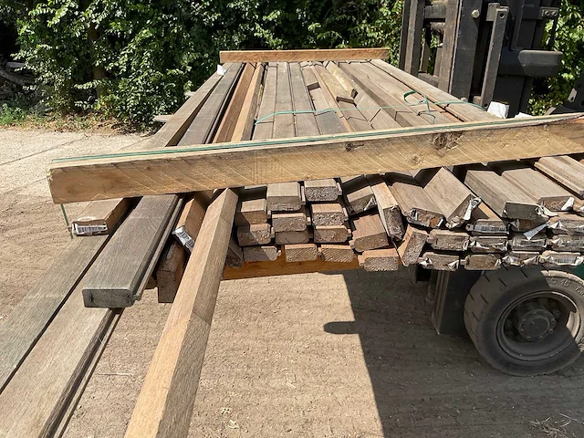 Hardhouten blokhutprofiel 5,9x2,8 cm, diverse lengtes (45x) - afbeelding 2 van  4