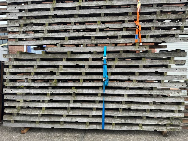 Hardhouten frames 390x120cm (circa 155 meter) - afbeelding 1 van  3