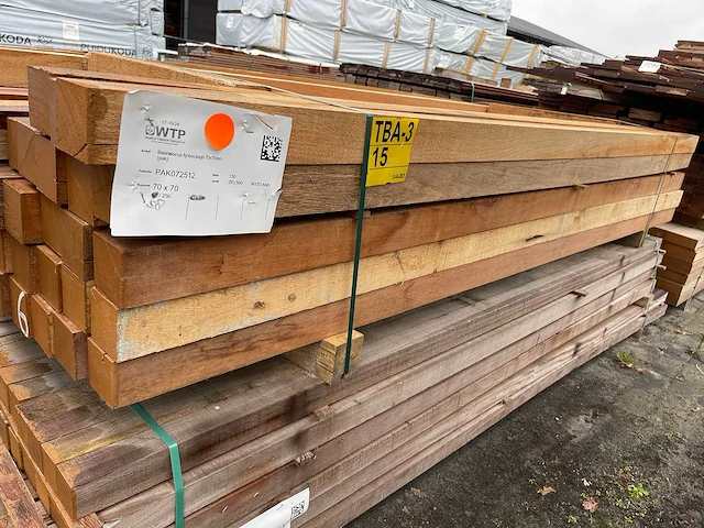 Hardhouten palen fijnbezaagd 70x70mm, lengte 250cm (58x) - afbeelding 2 van  3