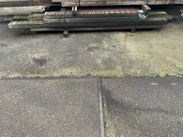 Hardhouten palen - afbeelding 1 van  3