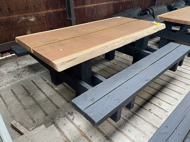 Hardhouten picknicktafel 2000mm - afbeelding 1 van  3
