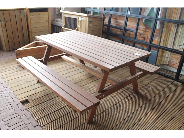 Hardhouten picknicktafel. afmeting totaal 180 x 167 cm. - afbeelding 1 van  2