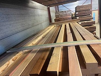 Hardhouten regels geschaafd 2000-3000x68x45mm (88x) - afbeelding 1 van  3