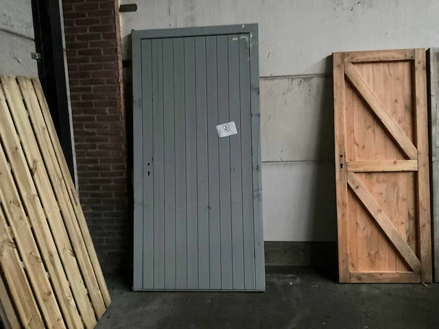 Hardhouten tuindeur in kozijn grijs 215x110 cm - afbeelding 1 van  3
