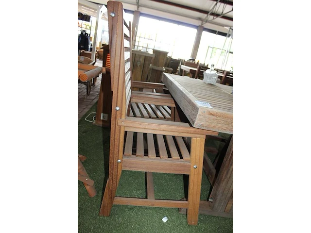 Hardhouten tuinset bestaande tafel en vier stoelen met leuning, tafel 139 x 94 x 76 cm. - afbeelding 3 van  4