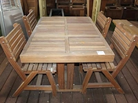 Hardhouten tuinset bestaande tafel en vier stoelen. tafelafmeting 139 x 94 x 76 cm. - afbeelding 2 van  4