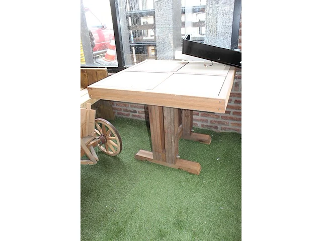Hardhouten tuintafel met stenen inleg. afmeting 93 x 93 x 75 cm. - afbeelding 2 van  2