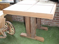 Hardhouten tuintafel met stenen inleg. afmeting 93 x 93 x 75 cm. - afbeelding 2 van  2