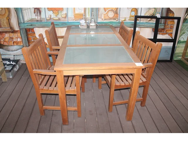Hardhouten tuintafelset bestaande uit tafel met 3x glazen inleg en 4 stoelen met leuning. tafel afmeting 18... - afbeelding 1 van  3