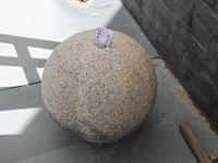 Hardstenen fontein. doorsnede ca 30 cm. - afbeelding 1 van  2