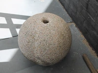 Hardstenen fontein. doorsnede ca 30 cm. - afbeelding 2 van  2