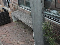 Hardstenen tuinbeeld / fontein met metalen opzet. afmeting 75 x 35 x 149 cm. let op: kleine beschadiging li... - afbeelding 2 van  3