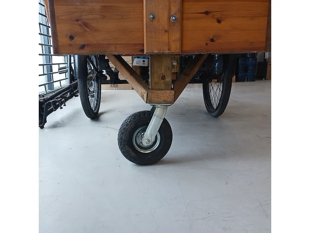 Haringkar /bakfiets , gazelle, onderstel en fiets ca 1930 en opbouw volledig vernieuwd - afbeelding 33 van  33