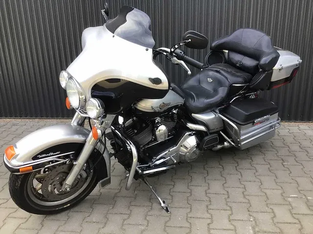 Harley davidson - tour - 88 flhtcui egult.cl. - motorfiets - afbeelding 1 van  33