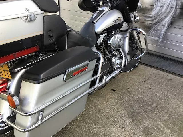Harley davidson - tour - 88 flhtcui egult.cl. - motorfiets - afbeelding 18 van  33