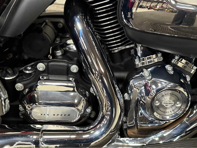 Harley davidson - tour - motorfiets - 2019 - afbeelding 11 van  26