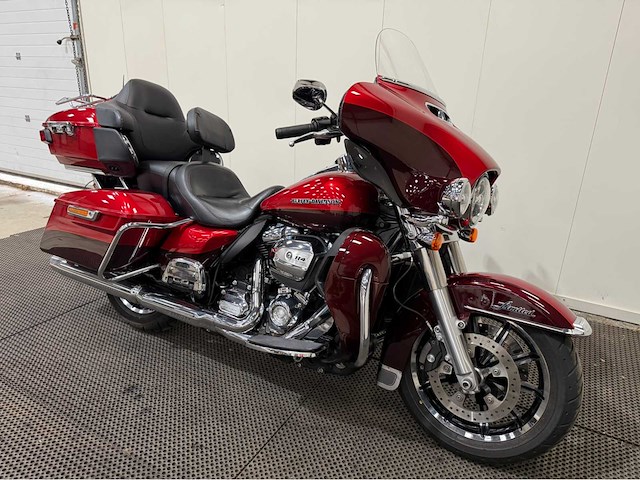 Harley davidson - tour - motorfiets - 2019 - afbeelding 24 van  26