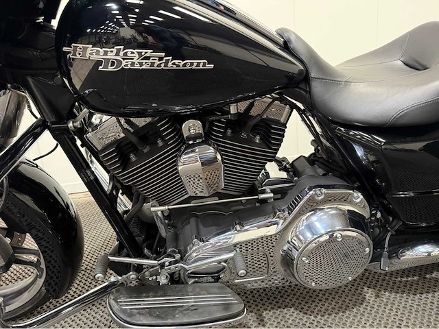 Harley davidson- tour - motorfiets - 2014 - afbeelding 3 van  26