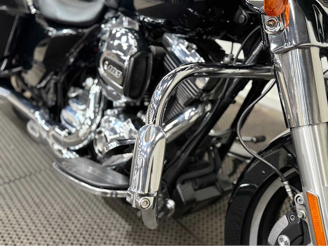 Harley davidson- tour - motorfiets - 2014 - afbeelding 14 van  26