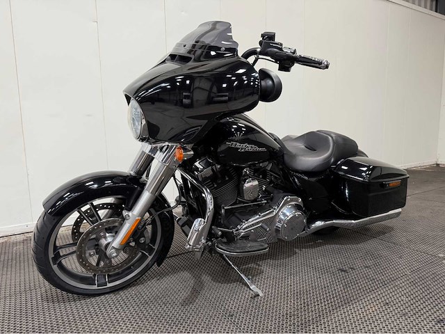 Harley davidson- tour - motorfiets - 2014 - afbeelding 22 van  26
