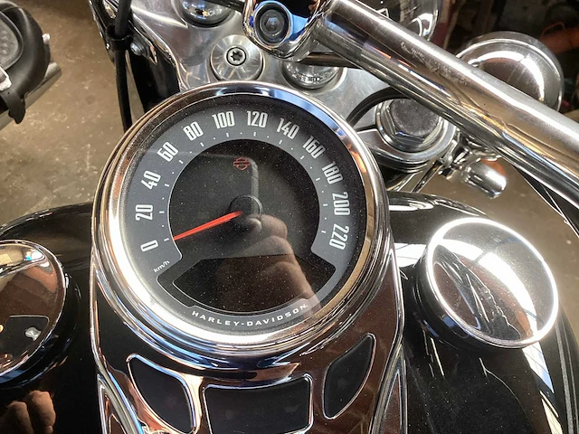 Harley-davidson de luxe motorfiets - afbeelding 10 van  13