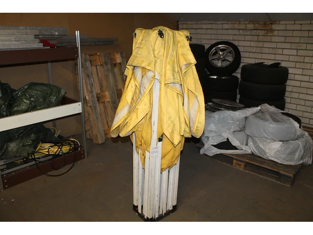 Harmonicatent. afmeting 450 cm x 300 cm - afbeelding 1 van  3