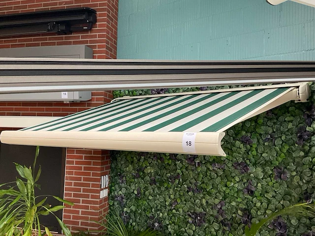 Harol tc130 elektrisch zonnescherm - afbeelding 1 van  5