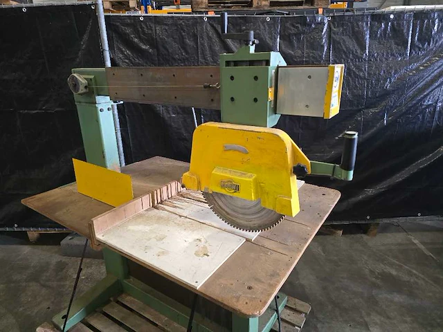 Harwi - 1988 - 625 u - afkortcirkelzaagmachine - afbeelding 2 van  9