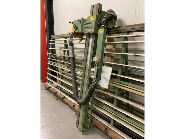 Harwi 1550 verticale platenzaagmachine - afbeelding 13 van  15