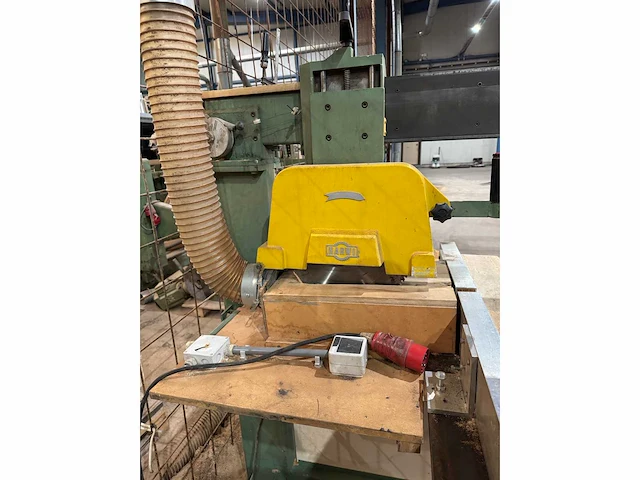 Harwi 625-h radiaalafkortzaagmachine v.v. aanvoertafel - afbeelding 7 van  9