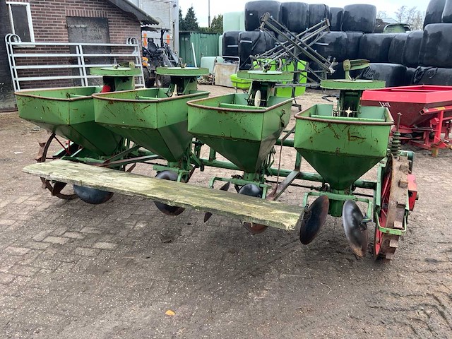 Hassia mechanische pootmachine - afbeelding 13 van  18