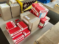 Haubold partij nieten en schroeven en nagels - afbeelding 1 van  3