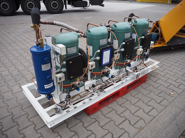 Hauser - afbeelding 1 van  13