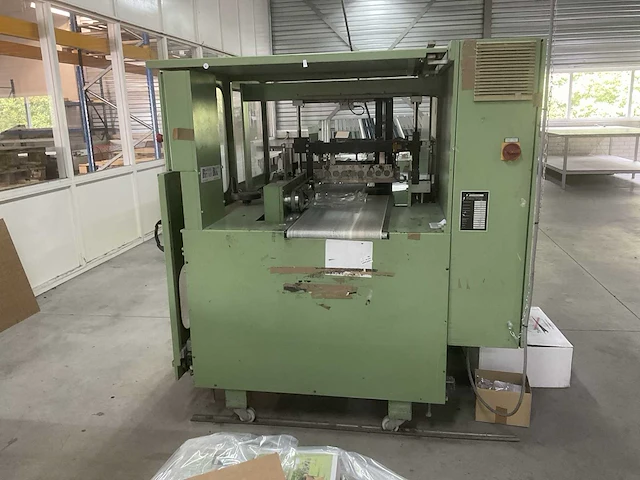 Haussmann s3-500 t-shirt vouw en inpakmachine - afbeelding 16 van  21