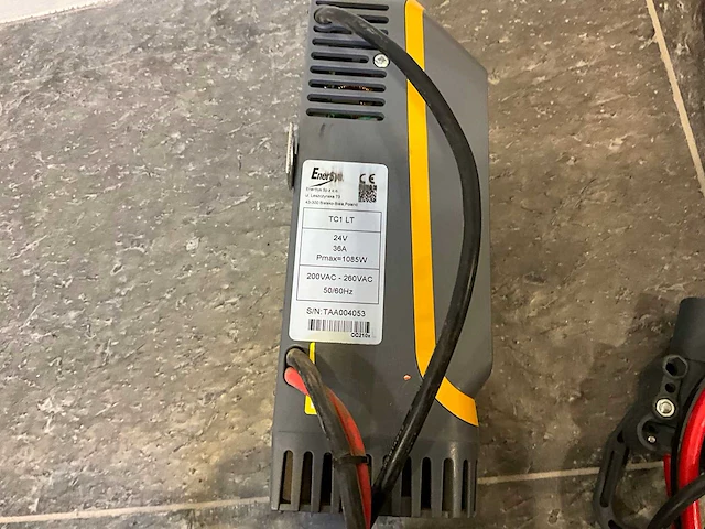 Hawker - 24v 36a - acculaders - - afbeelding 3 van  3