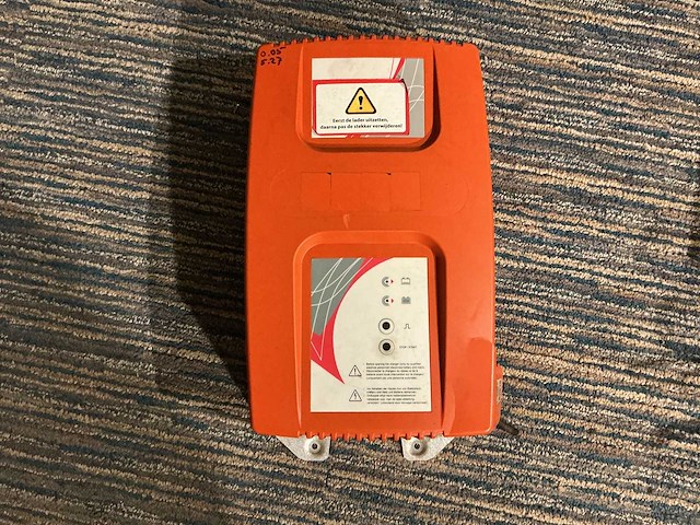 Hawker - 24v 50a - acculaders - afbeelding 1 van  2