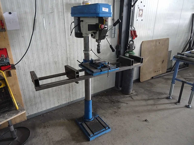 Hbm - 2020 - kolomboormachine - afbeelding 1 van  5