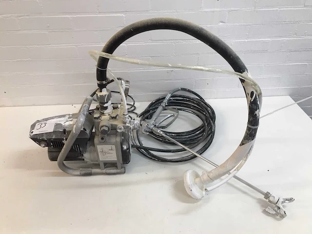 Hbm verfspuitmachine - afbeelding 1 van  3