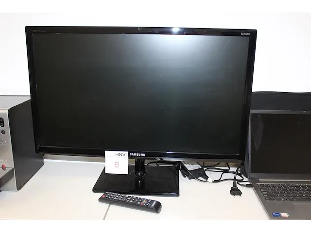 Hd tv monitor samsung 27 inch typt27c350ew met afstandsbediening - afbeelding 1 van  2